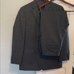 NEVER WORN MENS STAFFORD SUIT